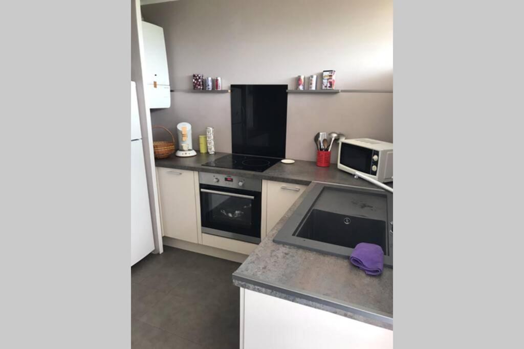 Bel Appartement Avec Vue Et Parking Prive Безие Екстериор снимка
