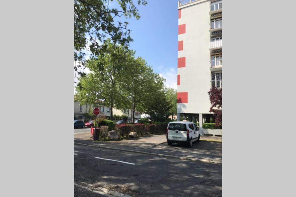 Bel Appartement Avec Vue Et Parking Prive Безие Екстериор снимка